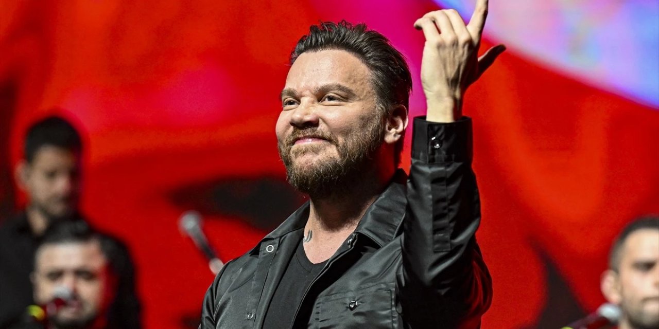 Sinan Akçıl Tarkan'ın Sessiz Kalmasına Dayanamadı! Sanatçıdan Disney Plus Tepkisi!