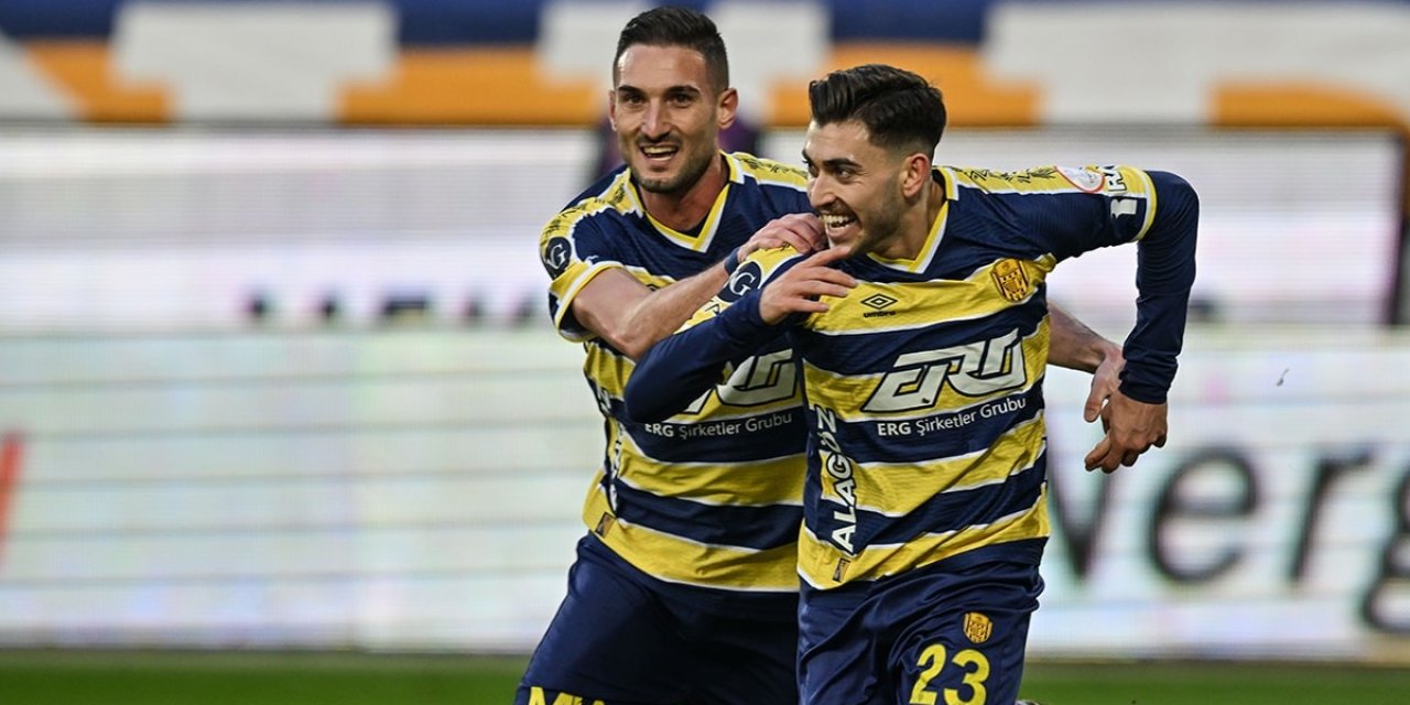 Ankaragücü Evinde Galip Geldi! Fatih Karagümrük 2-0 Karşısında Kazandı!