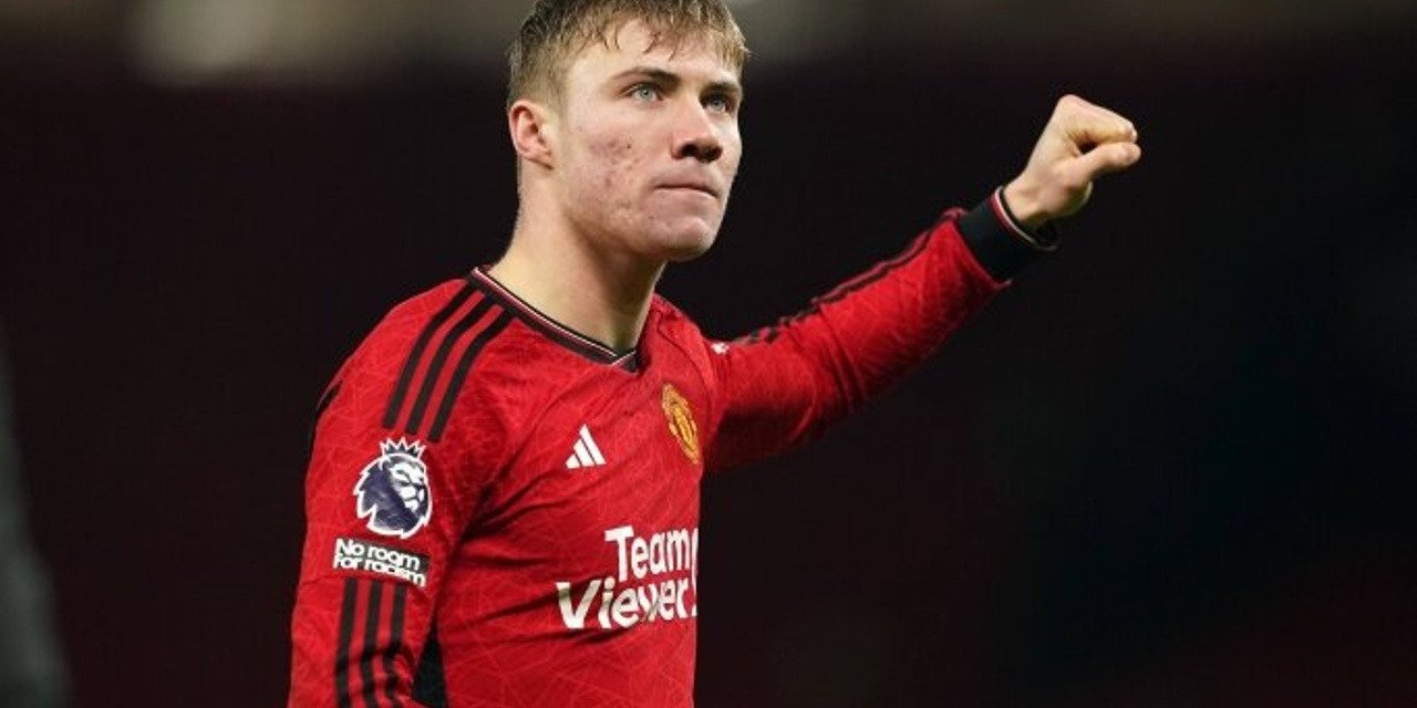 Manchester United'dan Üzücü Haber Geldi! Gol Makinesi Bir Süre Sahalardan Uzak Kalacak!